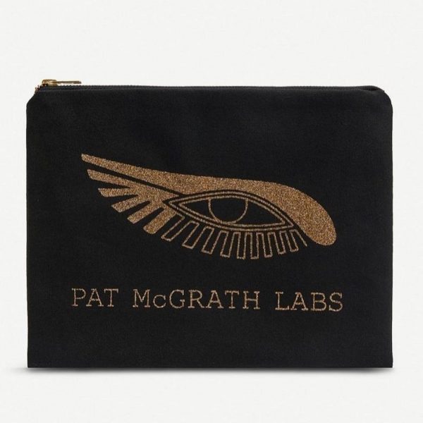 حقيبه للميك اب من ماركة PAT McGRATH LABS